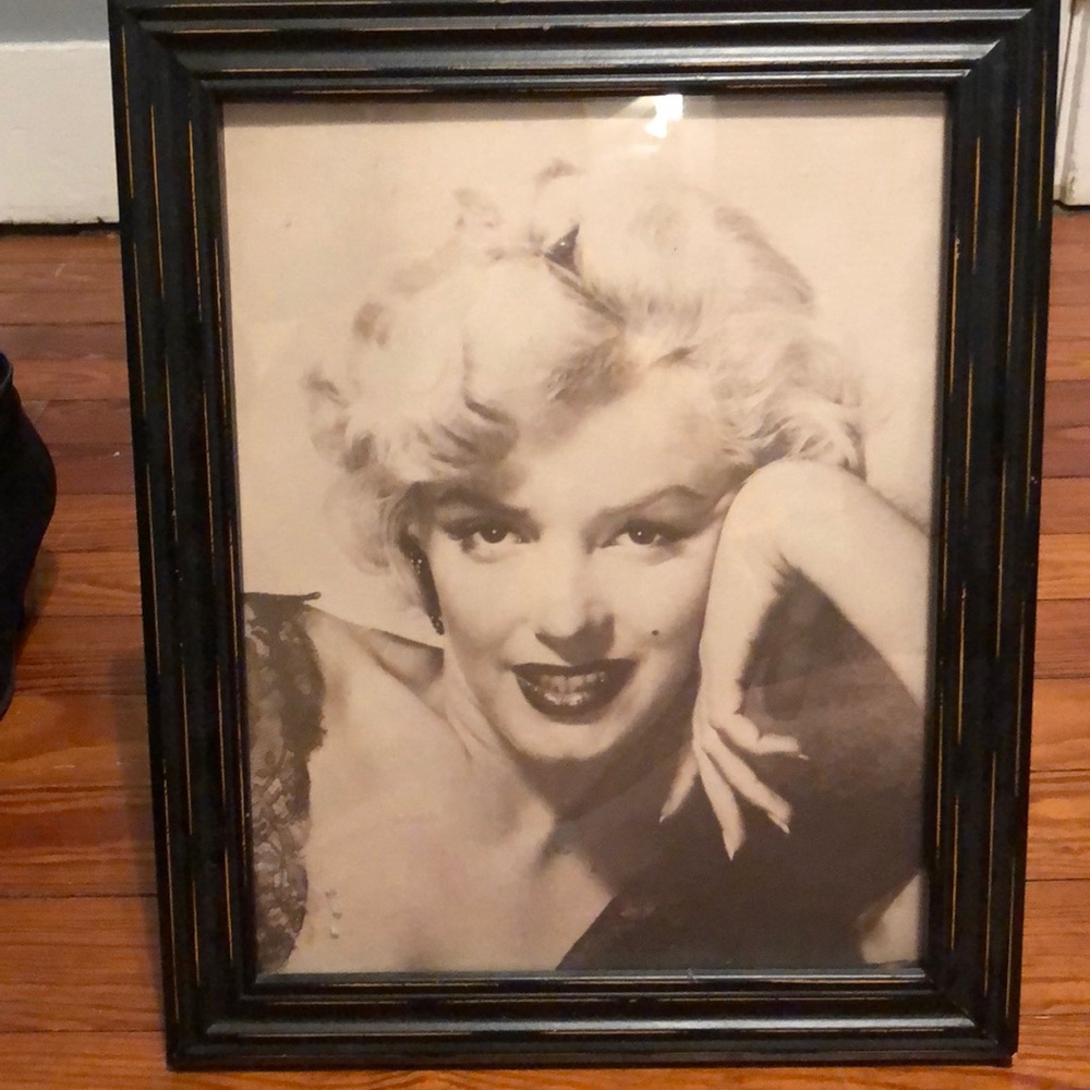 14x16 inch frame with Marilyn Monroe Picture